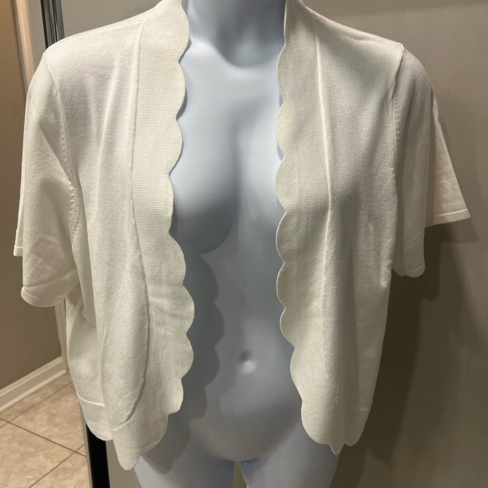 Perseption White Scalloped Edge Shrug